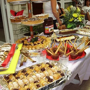 https://hotel-sandra.emilia-romagnahotels.net